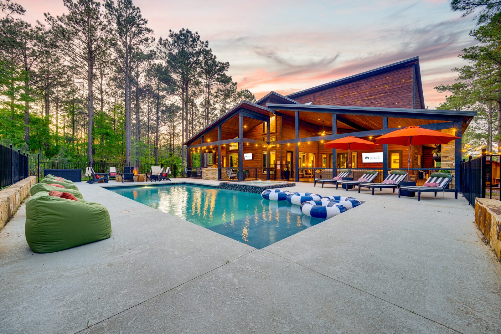 Luxury Retreat in Broken Bow, OK - The Pine Reserve