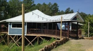 Blue Rooster Restaurant in Hochatown Broken Bow OK