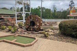 Mini golf course in Beavers Bend near Hochatown and Broken Bow Oklahoma